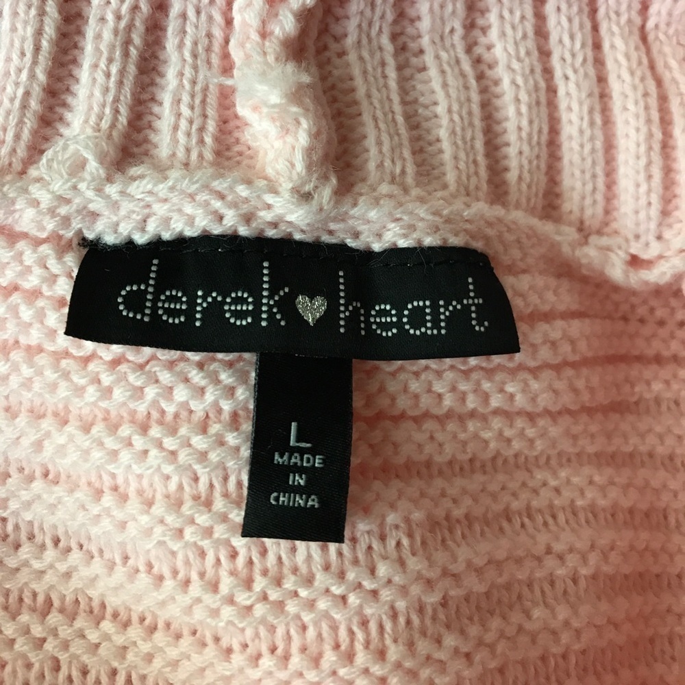 ✅HOST Pick✅ Derek Heart Sweater, Large - Picture 3 of 5